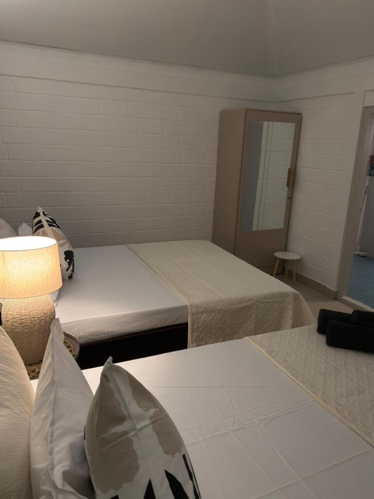 8fee756b-828b-44ca-b83d-5589f0bbae90