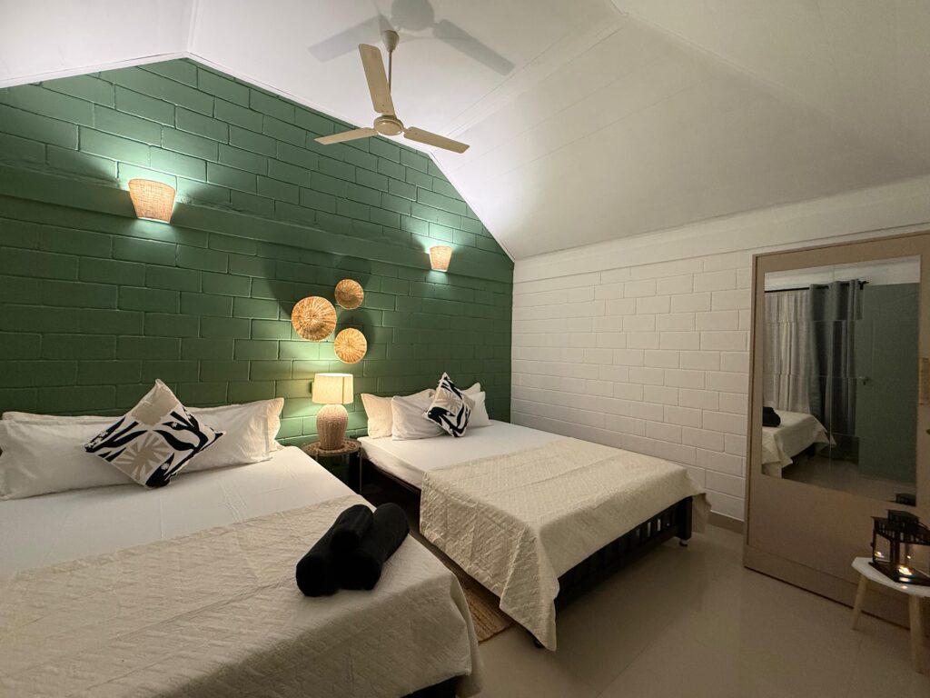 E0494593-E9D0-4566-8F29-3E01F6BDF08D